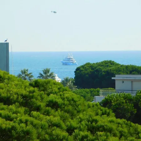 Splendide Les lauriers rénové 2021, vue mer et parking Antibes