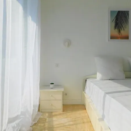 Appartement Splendide Les Lauriers Renove 2021, Vue Mer Et Parking Antibes